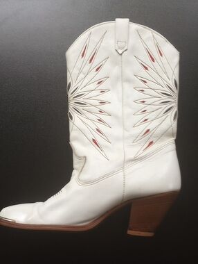 Dingo Acme White Leather Western Heeled Boot Red and Black Starburst Cut Out 7.5